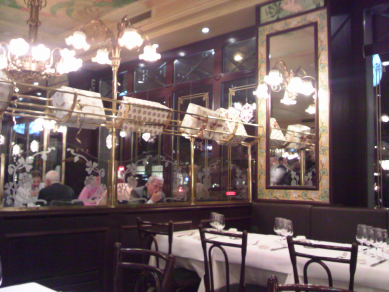 Brasserie_Lipp (2).jpg