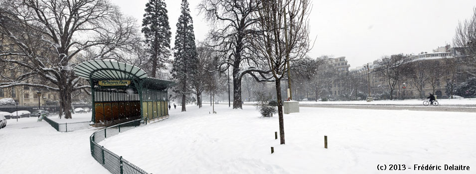 Métro Porte Dauphine, édicule Guimard, le 20 janvier 2013